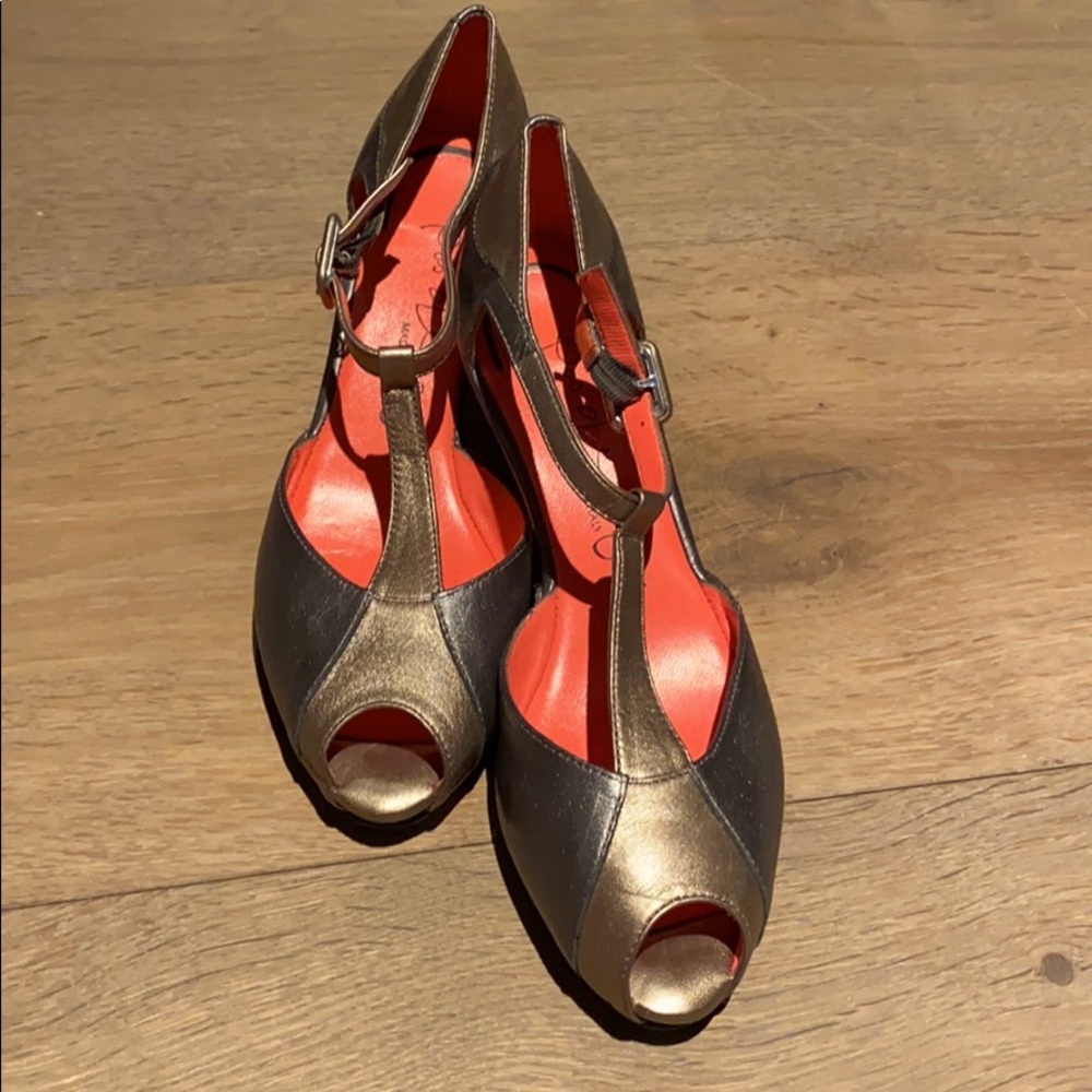 Pas de Rouge peep toed shoes
